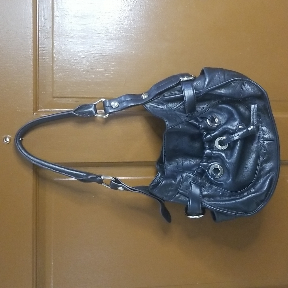 BMAKOWSKY LISBON  shoulder bag. Genuine black leather with dust bag